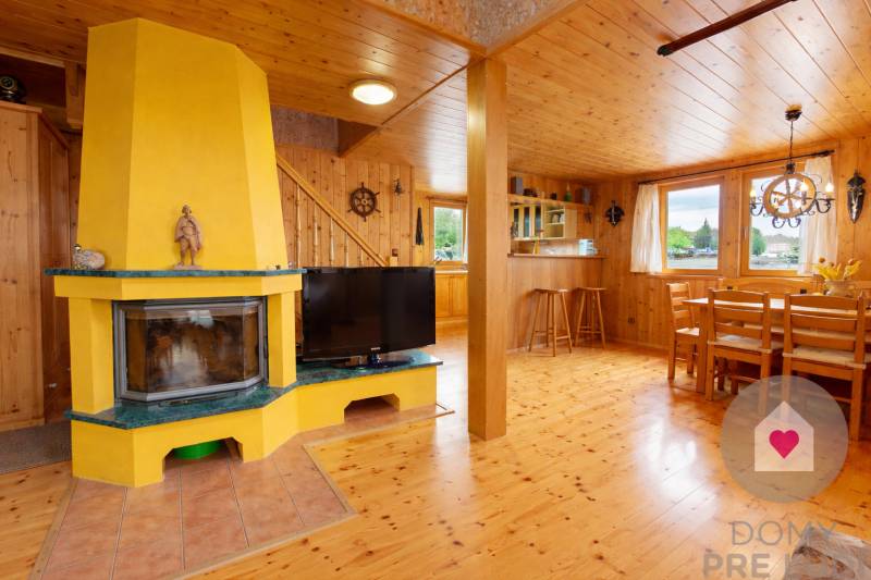 Hausbot na predaj_Jarovecké rameno_obývačka