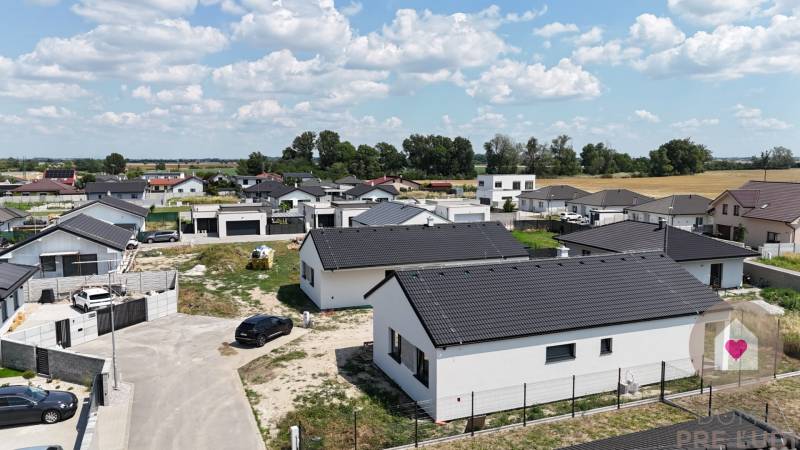 Predaj 4 izbový RD, SENEC, Karasova 