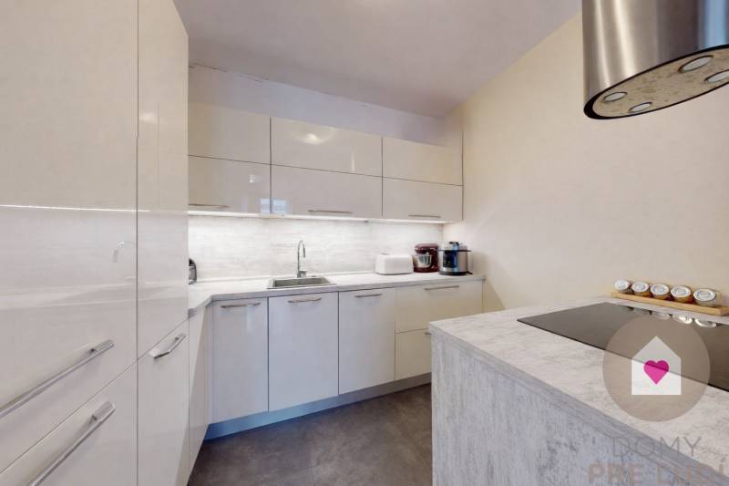 Tomašikova_2i novostavba_na predaj_Koloseo  (9).png