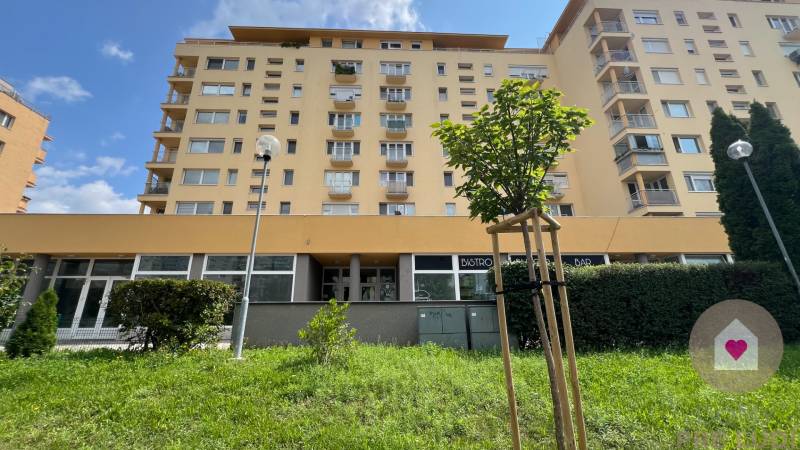 Štedana Králika - exterier bytového domu