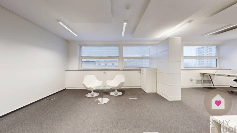 Flexi kancelárie PlynárFlexi kancelárie Plynárenská BBC1091713.jpg