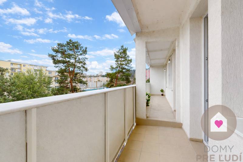 Karlova ves_ 3 izbovy byt po rekonštrukcii na predaj_loggia