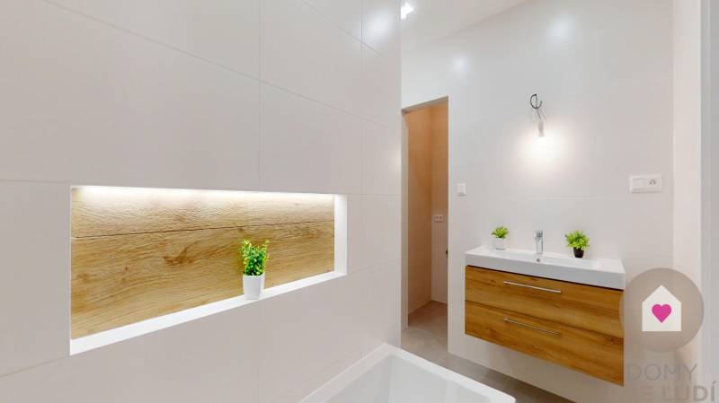 Karlova ves_3i na predaj_Pupavova_kúpeľňa