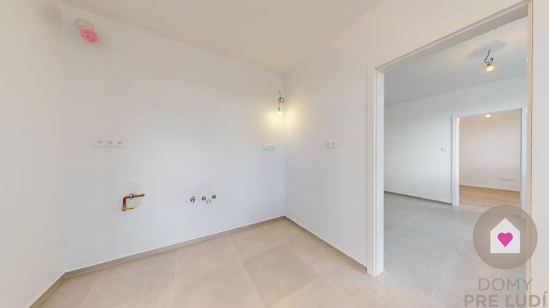 Karlova ves_ 3 izbovy byt po rekonštrukcii na predaj_kuchyňa