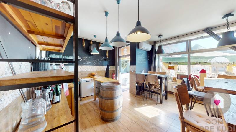 Predaj investičného obchodného priestoru v centre Záhorskej bystrice - Námestie rodiny