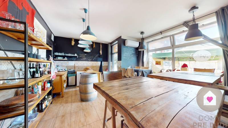 Predaj investičného obchodného priestoru v centre Záhorskej bystrice - Námestie rodiny