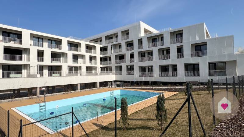 Prenájom moderného dizajnového 3i bytu s prémiovou terasou, pivnicou, parkovacím státim v úplnej novostavbe Agáty