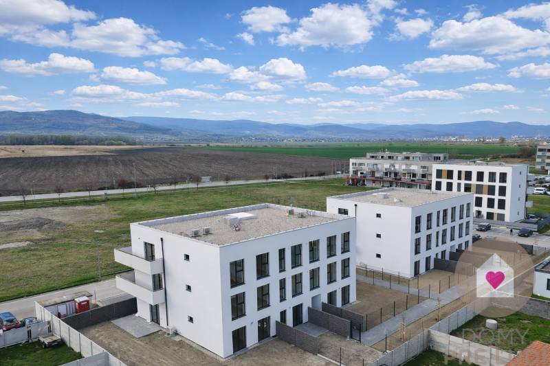 Byvajte v raji_Slovensky Grob_Novostavba na predaj (12).jpg