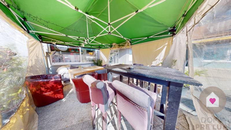 Predaj investičného obchodného priestoru v centre Záhorskej bystrice - Námestie rodiny