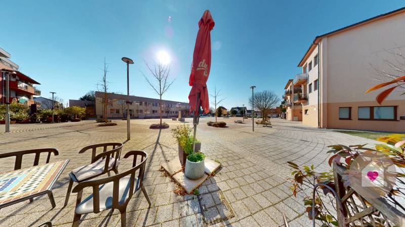 Predaj investičného obchodného priestoru v centre Záhorskej bystrice - Námestie rodiny