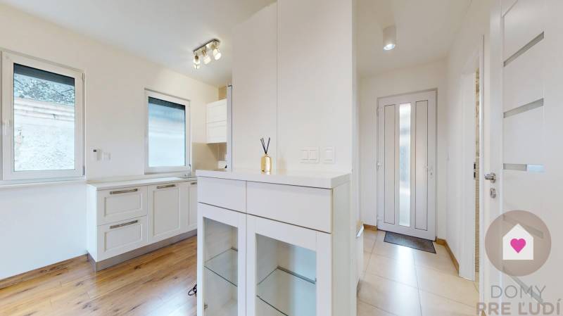 Predaj  3i modernej novostavby RD s tep. čerpadlom, garážou, terasou v obci Malé Leváre pri Malackách