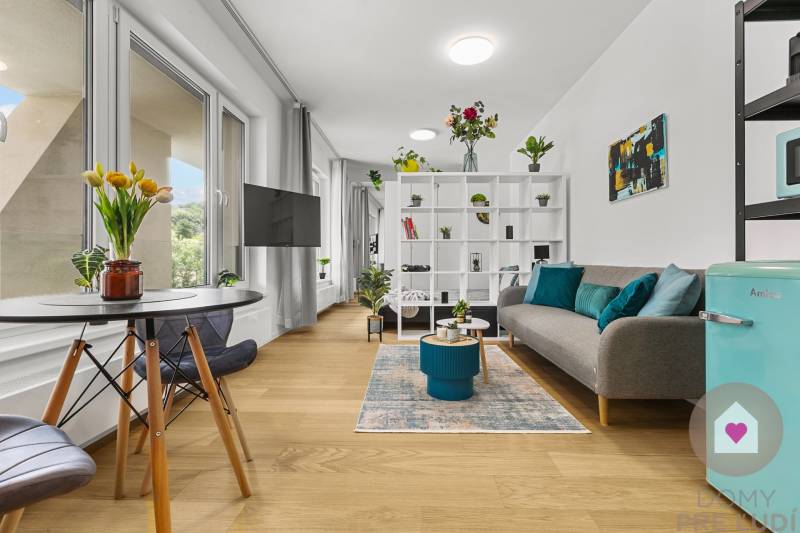 Prenájom moderného zariadeného 1i bytu v novostavbe Čerešne_obývačka