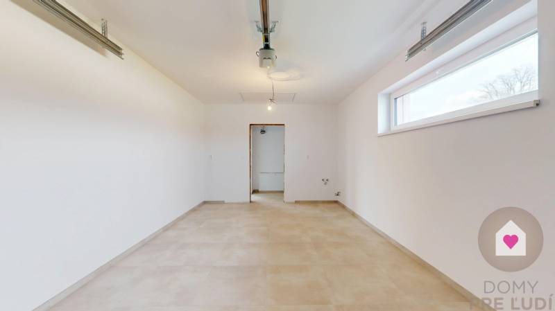 Predaj 4izbovej modernej novostaby RD s tep. čerpadlom garážou a veľkým pozemkom v Dunajskej Strede