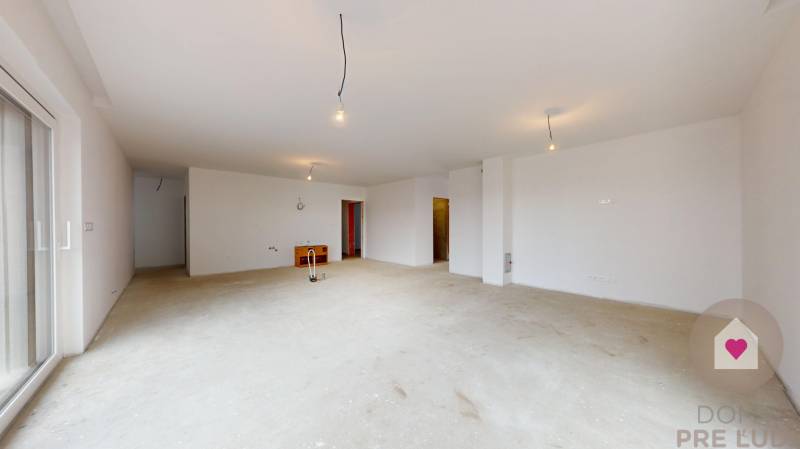 Predaj 4izbovej modernej novostaby RD s tep. čerpadlom garážou a veľkým pozemkom v Dunajskej Strede