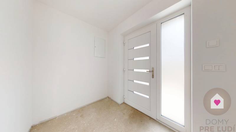 Predaj 4izbovej modernej novostaby RD s tep. čerpadlom garážou a veľkým pozemkom v Dunajskej Strede