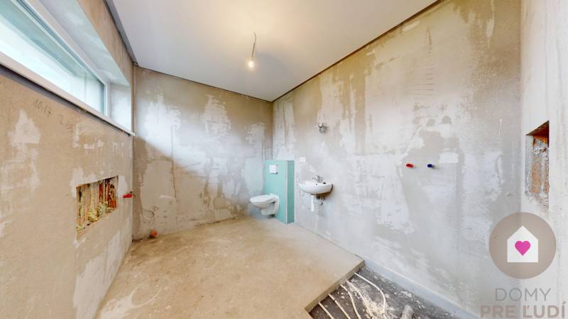 Predaj 4izbovej modernej novostaby RD s tep. čerpadlom garážou a veľkým pozemkom v Dunajskej Strede