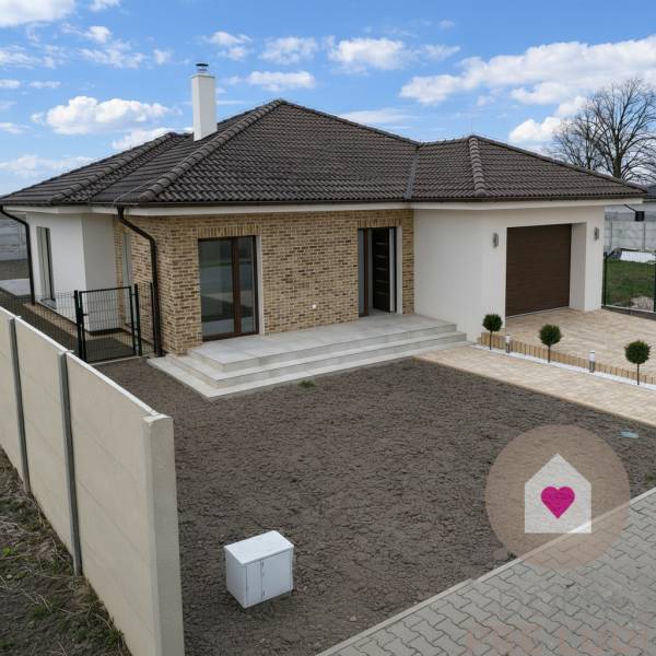 Predaj 4izbovej modernej novostaby RD s tep. čerpadlom garážou a veľkým pozemkom v Dunajskej Strede