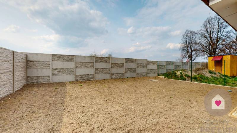 Predaj 4izbovej modernej novostaby RD s tep. čerpadlom garážou a veľkým pozemkom v Dunajskej Strede