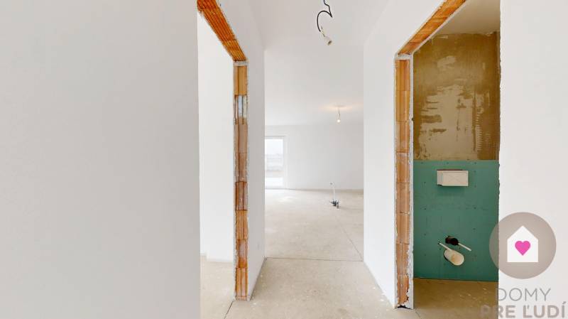 Predaj 4izbovej modernej novostaby RD s tep. čerpadlom garážou a veľkým pozemkom v Dunajskej Strede