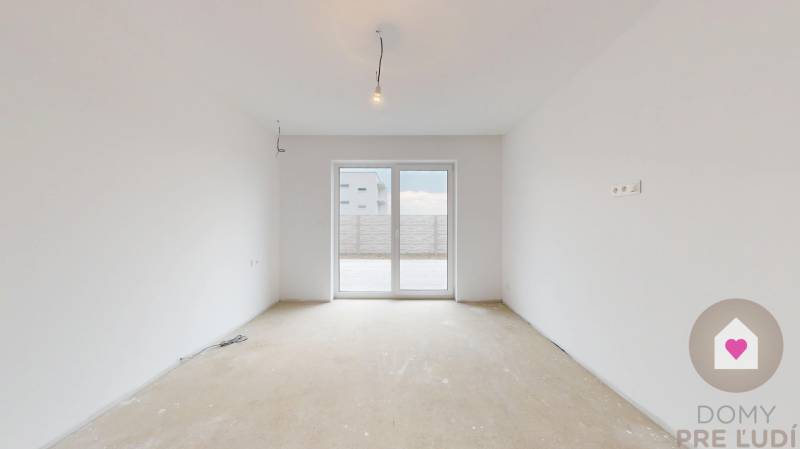 Predaj 4izbovej modernej novostaby RD s tep. čerpadlom garážou a veľkým pozemkom v Dunajskej Strede