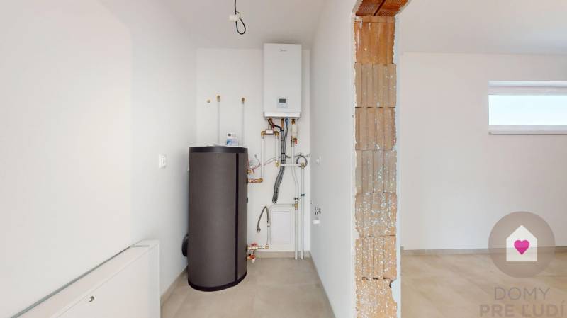 Predaj 4izbovej modernej novostaby RD s tep. čerpadlom garážou a veľkým pozemkom v Dunajskej Strede