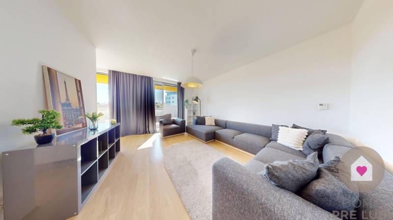 Prenájom moderného a priestranného 3 izbového bytu so slnečnou terasou, balkónom, vlastným garážovým státím a murovanou pivnicou pri OC Cubicon v Mlynskej doline