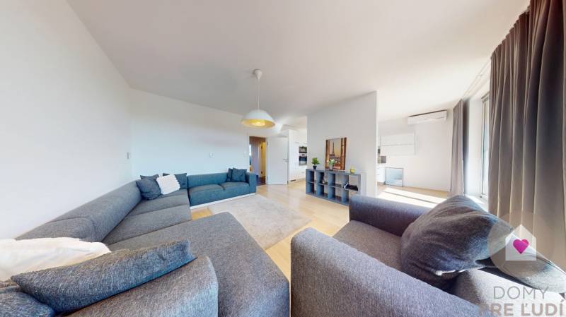 Prenájom moderného a priestranného 3 izbového bytu so slnečnou terasou, balkónom, vlastným garážovým státím a murovanou pivnicou pri OC Cubicon v Mlynskej doline