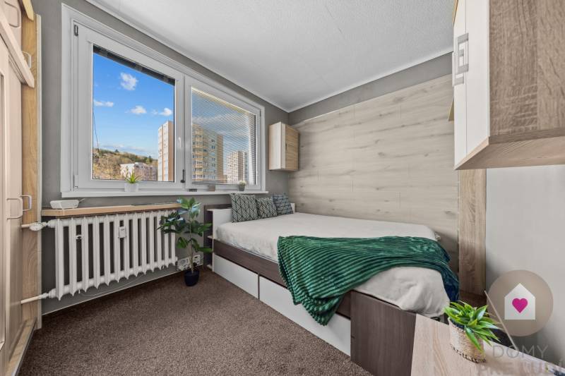 Predaj prerobeného a zariadeného 1,5 bytu s oddelenou spálňou a kuchyňou v kľudnej časti Dúbravky_Považanová ul.