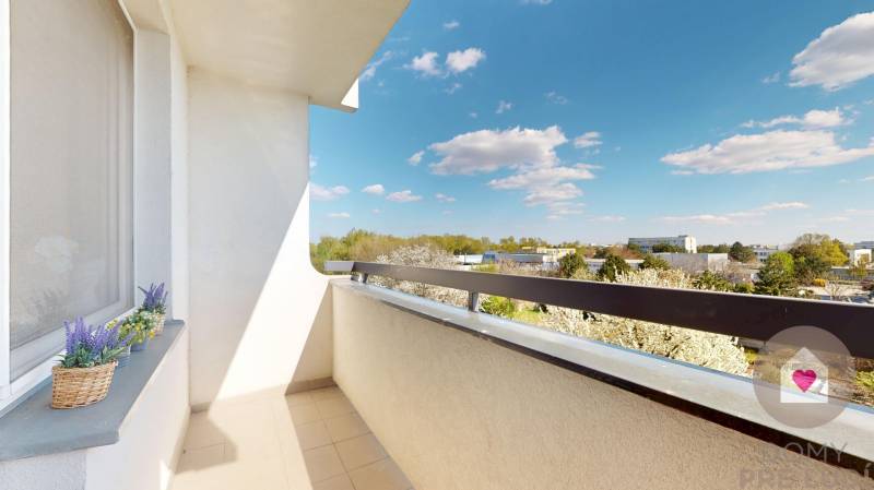 Prenájom prerobeného 3i bytu s lodžiou, oddelenou kuchyňou + súkromný parking v súkromnom dvore pri Palace shoppingu v Trnávke