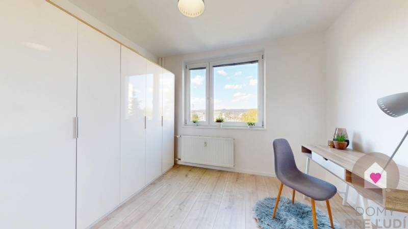 Prenájom prerobeného 3i bytu s lodžiou, oddelenou kuchyňou + súkromný parking v súkromnom dvore pri Palace shoppingu v Trnávke