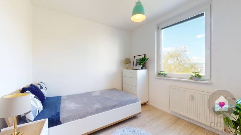 Prenájom prerobeného 3i bytu s lodžiou, oddelenou kuchyňou + súkromný parking v súkromnom dvore pri Palace shoppingu v Trnávke