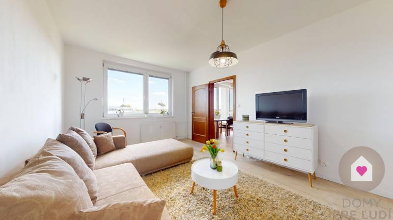 Prenájom prerobeného 3i bytu s lodžiou, oddelenou kuchyňou + súkromný parking v súkromnom dvore pri Palace shoppingu v Trnávke