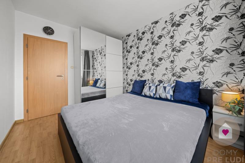 Predaj prerobeného 2i bytu s pivnicou v skvelej lokalite na Drobného ul. v Dúbravke pri OC Saratov