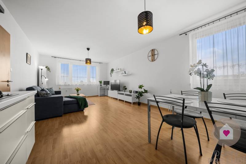 Predaj prerobeného 2i bytu s pivnicou v skvelej lokalite na Drobného ul. v Dúbravke pri OC Saratov