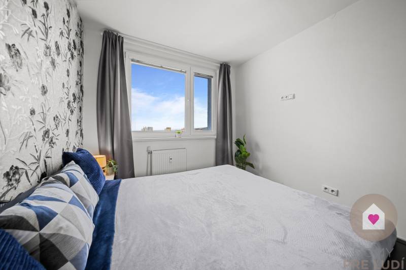 Predaj prerobeného 2i bytu s pivnicou v skvelej lokalite na Drobného ul. v Dúbravke pri OC Saratov