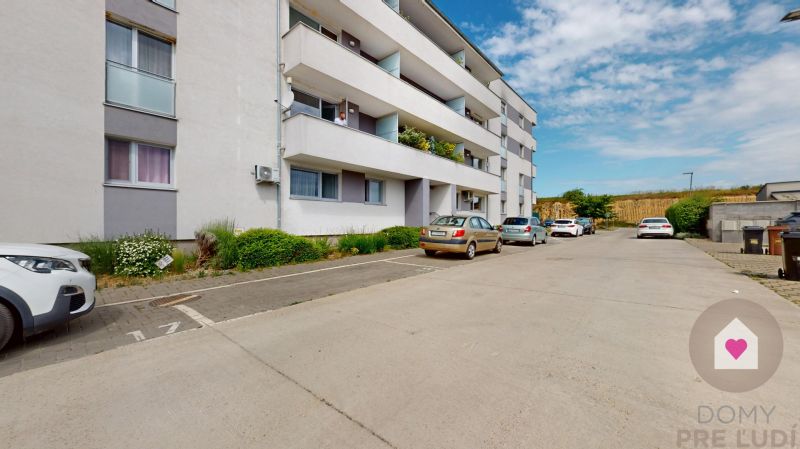 Senec - 1 izbovy byt s parkovanim, terasou, novostavba Pri vcelarikoch (16).jpg