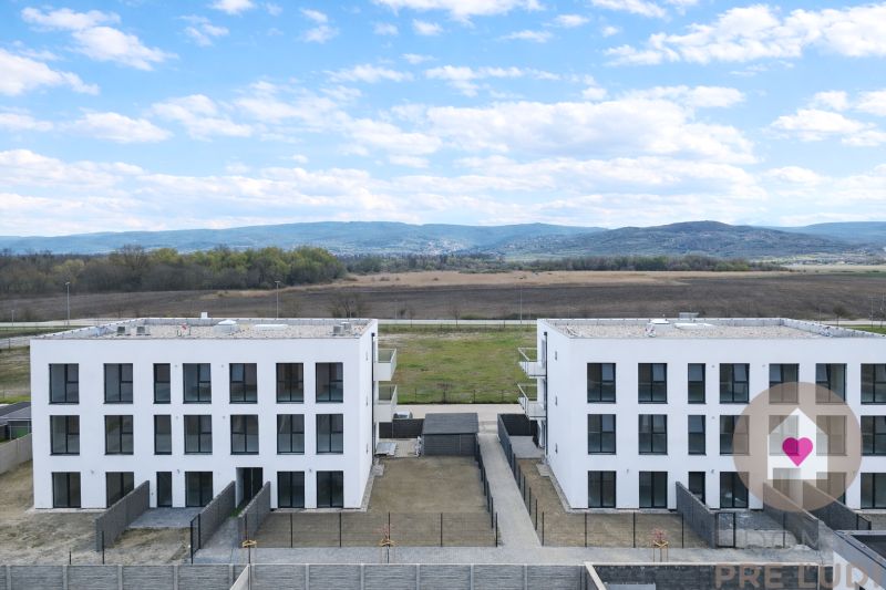 Byvajte v raji_Slovensky Grob_Novostavba na predaj (9).jpg