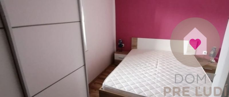 Predaj 2 zariadených apartmánov za cenu 1 - spolu 95m2 + pozemok s terasou a grilom + 2 parkovacie státia na ostrove Vir v Chorvátsku