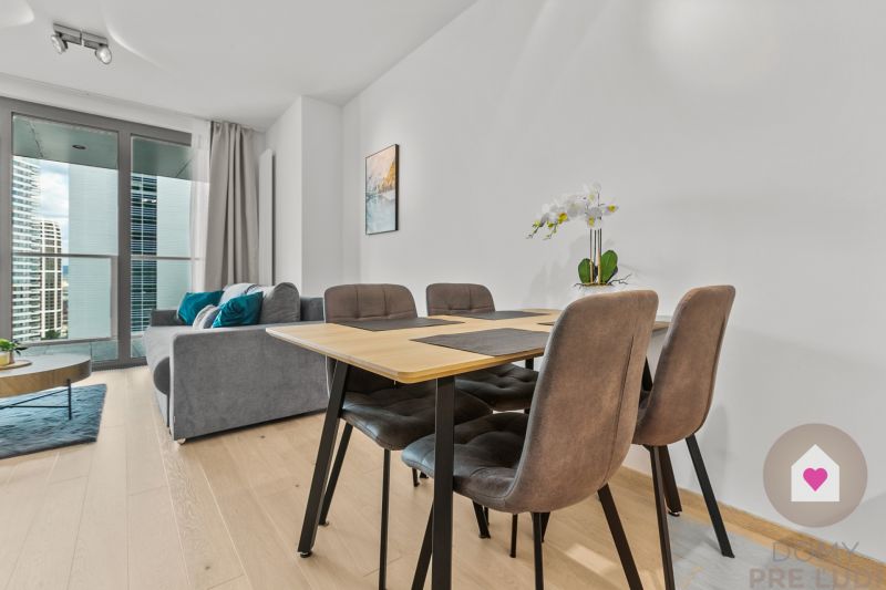 Prenájom moderného 2i bytu s balkónom v novostavbe Eurovea Tower_obývačka