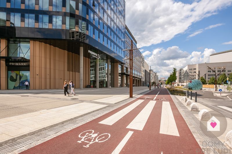 Prenájom moderného 2i bytu s balkónom v novostavbe Eurovea Tower