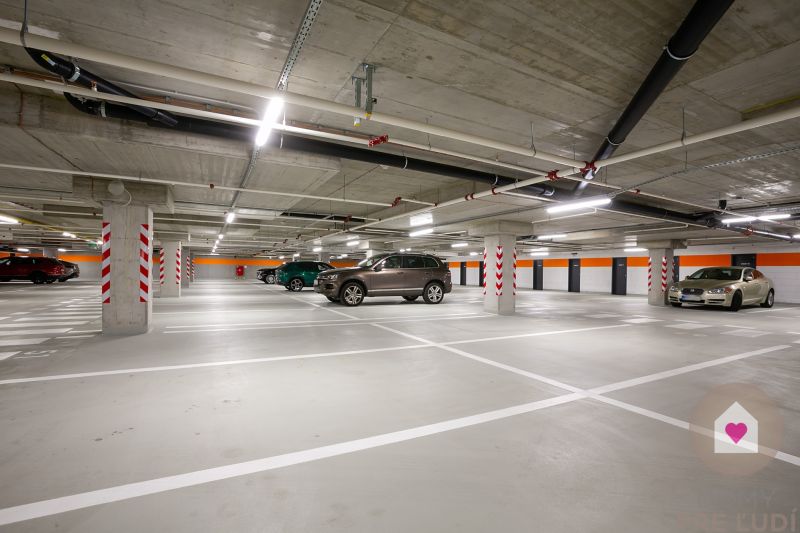 Prenájom moderného 2i bytu s balkónom v novostavbe Eurovea Tower_parking