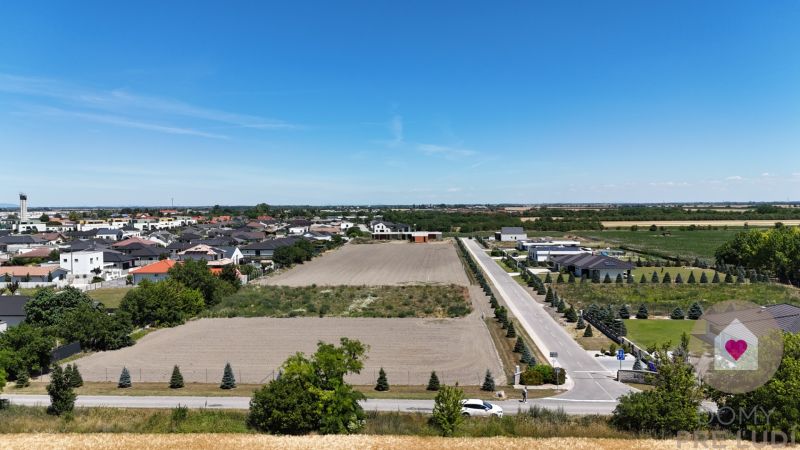 Veľký stavebný pozemok_Kvetoslavov7 (1).JPG