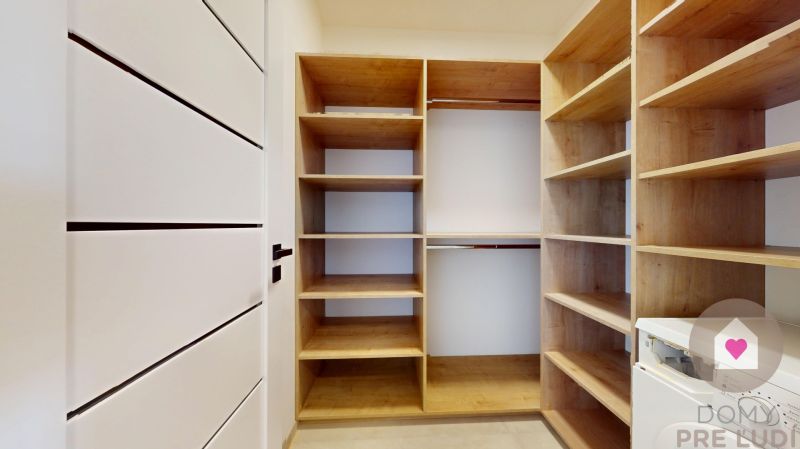 Byvaj-ako-prvy-2i-v-novostavbe-v-Slovenskom-grobe-kompletne-zariadeny-06252026_144640.jpg