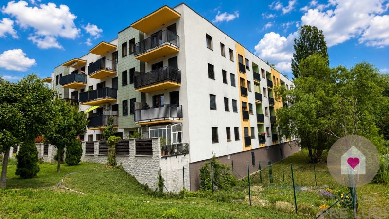 Štýlový 2-izbový byt po kompletnej rekonštrukcii v nízkoenergetickej novostavbe na predaj v pokojnej lokalite pri kúpalisku Rosnička