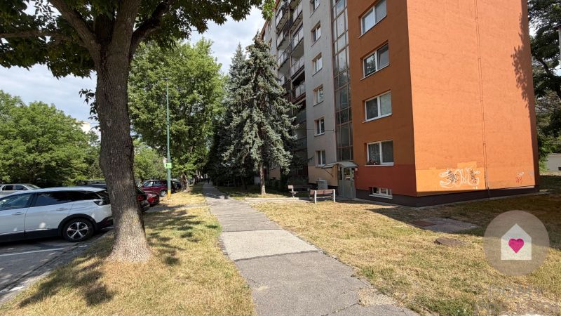 Lamac_Bakošova_exterier bytového domu