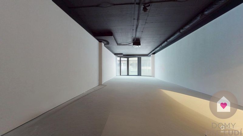 NIVY-Obchodny-priestor-o-vymere-80m2-na-pesej-zone-s-vykladom