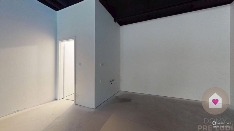 NIVY-Obchodny-priestor-o-vymere-80m2-na-pesej-zone-s-vykladom