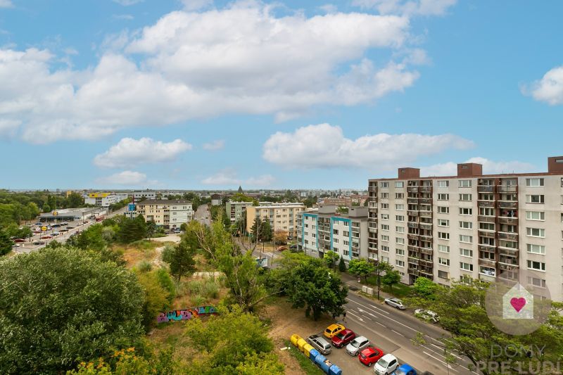 CX8B0379.jpgPrenájom 3i bytu s balkónom a klimatizáciou v novostavbe Perla Ružinova_výhľad