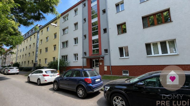Prenájom 1,5i bytu po kompletnej rekonštrukcii s balkónom a úpne novým zariadenímna Trenčianskej ul. pri Dulovom námestí a OC NIVY