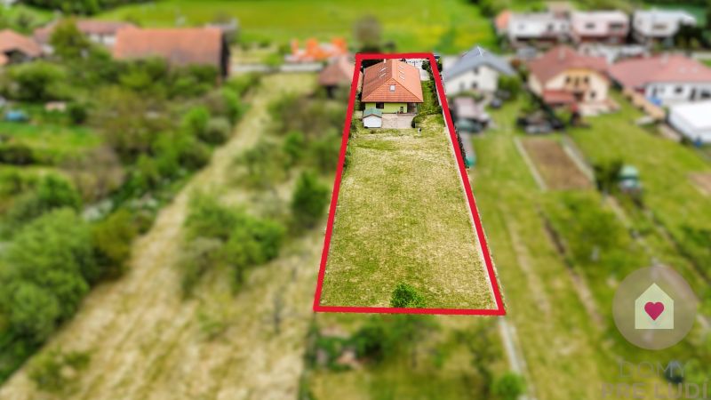 Na predaj krásny 5 izbový rodinný dom s veľkým pozemkom a záhradou v obci Čaradice 